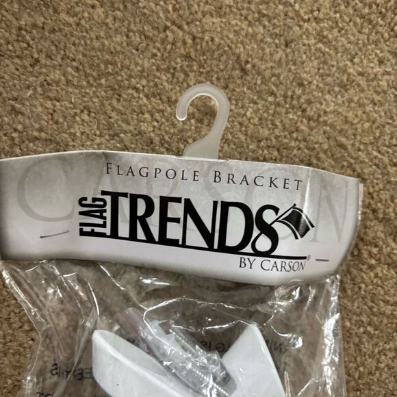 Flag Trends By Carson White Flagpole Metal Bracket *New* - Picture 2 of 5